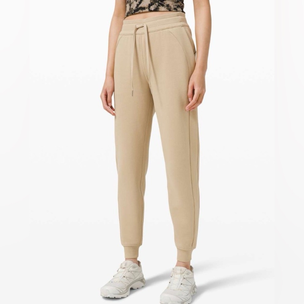 LULULEMON Scuba High Rise Fleece Jogger 28” in Trench Beige